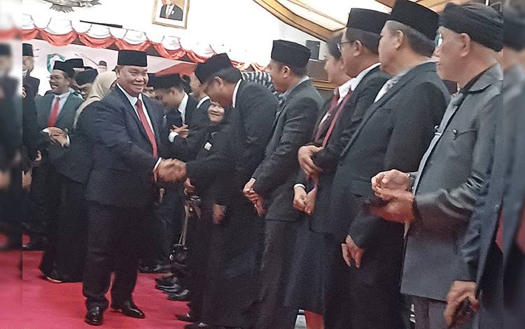 Bupati Kotim Pastikan Tenaga Kontrak Terima THR, Segini Besarannya