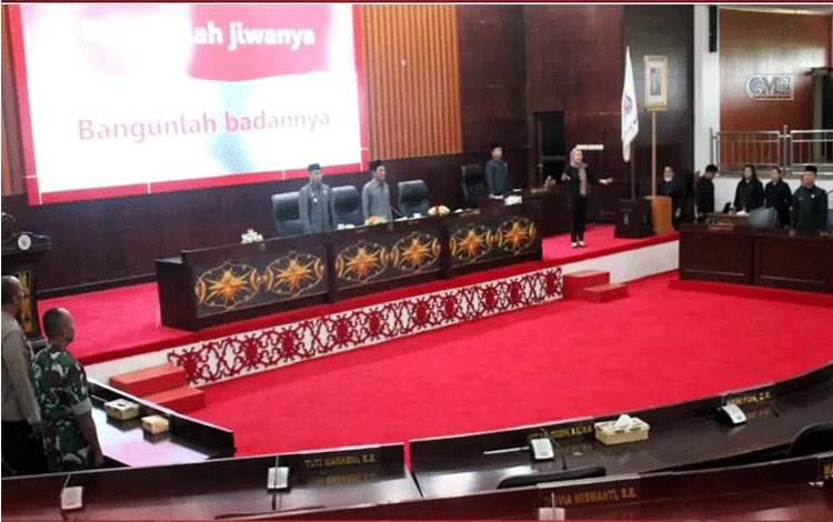 Fraksi di DPRD Murung Raya Sampaikan Pemandangan Umum tentang Raperda Lambang DPRD