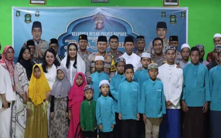 Polres Kapuas Bukber dengan Anak Panti Asuhan Budi Sejahtera Sambut HUT Polda Kalteng
