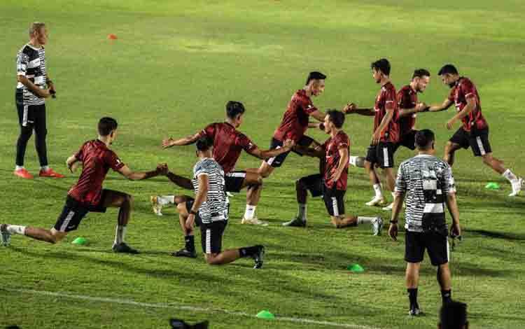 Muhammad Ferarri dan Rachmat Irianto Susul timnas ke Vietnam