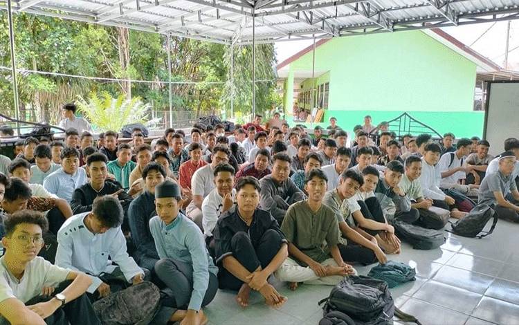 Anggota Dewan Kobar Ajak Pelajar Tingkatkan Kegiatan Positif Selama Ramadan 1445 Hijriah