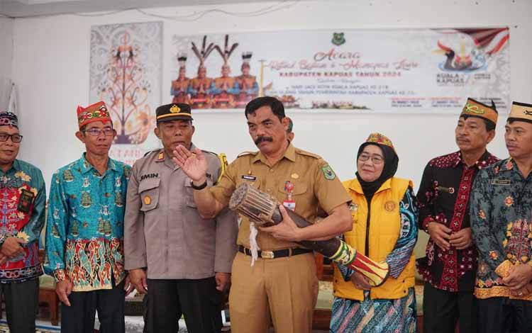 Kegiatan Ritual Adat Balian Peringati Hari Jadi Kapuas Diharapkan Terus Dilestarikan