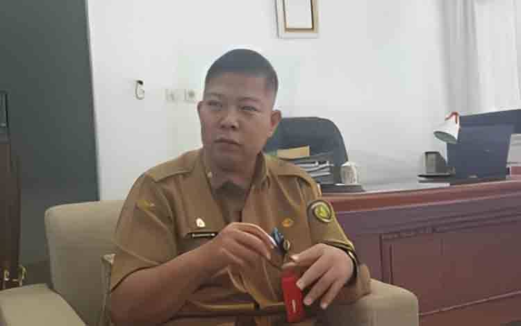 Kepala Dinas Perpustakaan dan Kearsipan Palangka Raya, Benhur Pangaribuan. (FOTO: HENDRI)