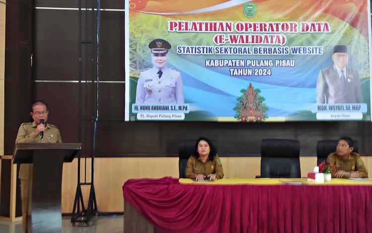 Asisten 1 Setda Pulang Pisau Buka Pelatihan E-Walidata Statistik Sektoral