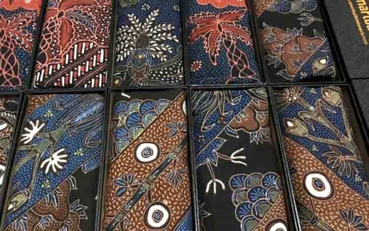 Sm-art Batik Demonstrasikan Edukasi Membatik dengan Malam Sawit di INACRAFT
