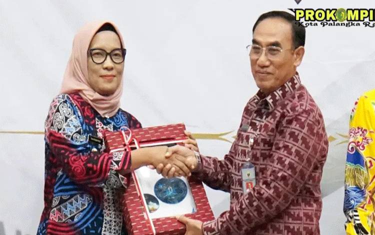 Serahkan LKPD 2023, ini Harapan Pj Wali Kota Palangka Raya