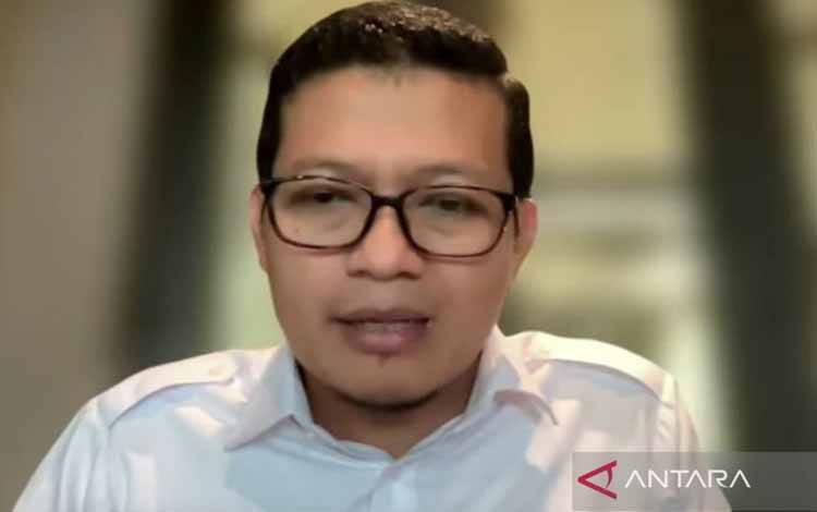 Tenaga Ahli Hukum Dewan Pers Hendrayana dalam diskusi hybrid usai peluncuran "Indeks Keselamatan Jurnalis 2023" yang digagas program Jurnalisme Aman dari Jakarta, Kamis (28/3/2024). (ANTARA/Livia Kristianti)
