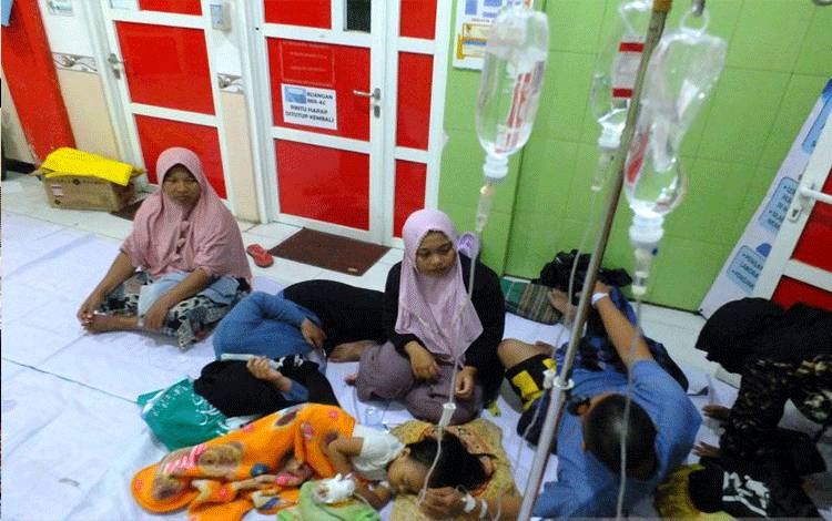 Puluhan Warga Keracunan Massal Makanan Takjil