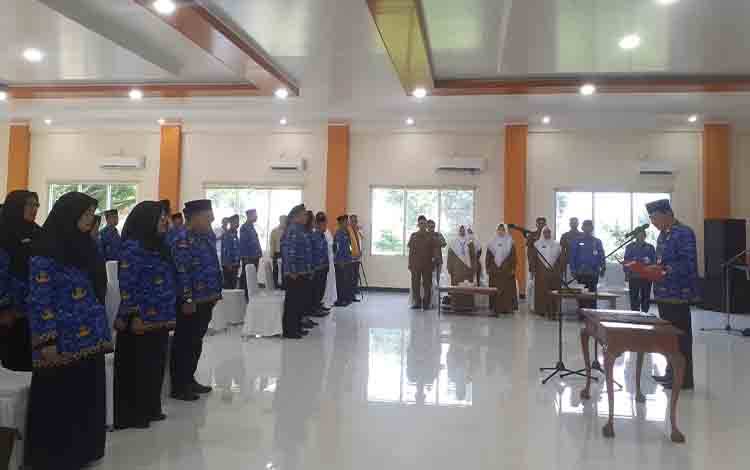 Pj Bupati Kobar akan Tindak Tegas Jika Ada Pungutan Seragam Sekolah