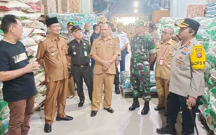 Jelang Lebaran, Pj Bupati Seruyan dan TPID Sidak Pasar