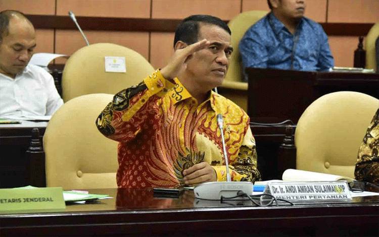 Mentan Amran Klaim Masalah Pupuk Jadi Sebab Turunnya Produksi Pertanian
