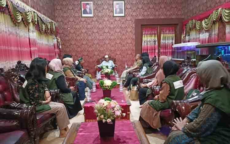 Pj Bupati Seruyan Terima Kunjungan Pengajar Muda