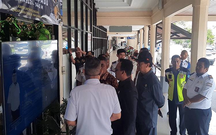 Pastikan Berjalan Lancar, Komisi IV DPRD Kalteng Pantau Arus Mudik di Kobar