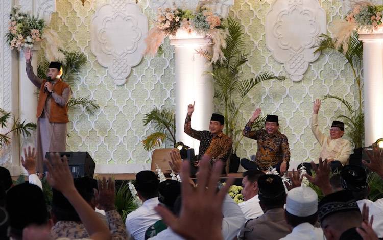 Ini Tausiyah Ustaz Hilman Fauzi Diacara Buka Puasa Bersama di Kediaman H. Abdul Rasyid AS