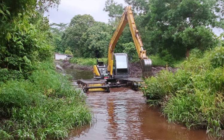 Pengerukan Sungai Baamang Capai 6.340 Meter