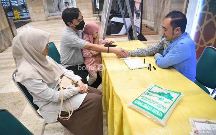 Riset IDEAS Sebut Potensi Zakat Fitrah 2024 Capai Rp5,3 Triliun