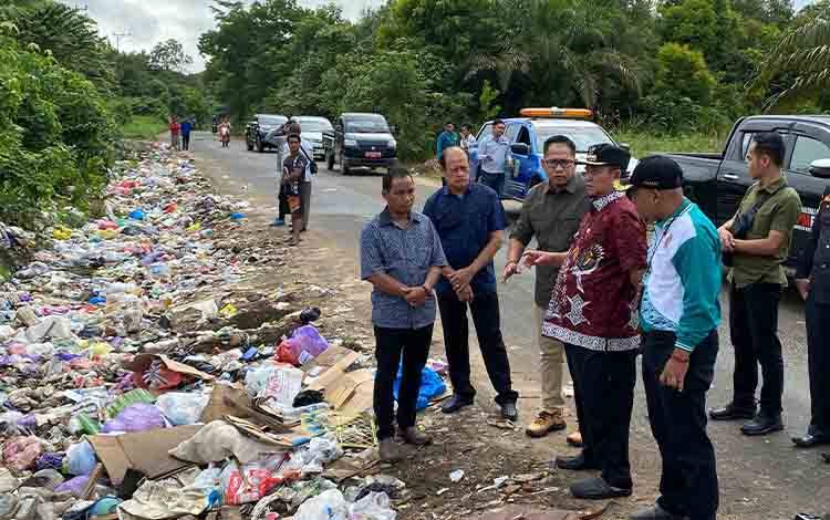 Tumpukan Sampah di Tumbang Samba Jadi Sorotan