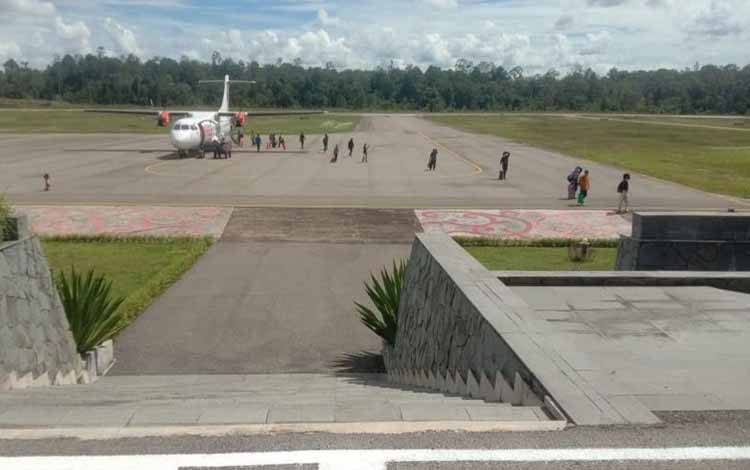 Arus Mudik di Bandara Haji Muhammad Sidik Muara Teweh Mulai Ramai