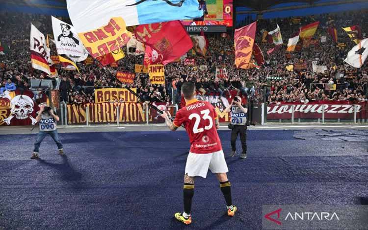 Mancini Jalani Penyelidikan Akibat Selebrasi dengan Bendera Tikus