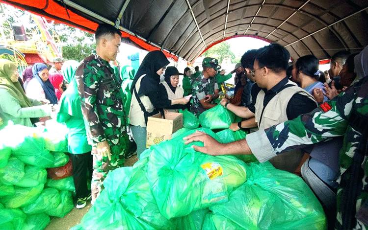 Ribuan Paket Sembako Terjual di Pasar Murah Kodim 1013 Muara Teweh