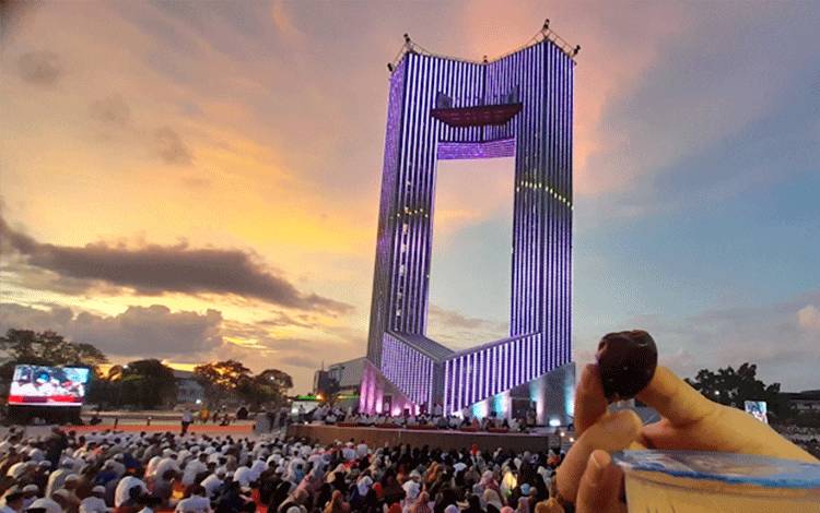 Pemprov Kalteng Buka Puasa di Bundaran Besar dengan Masyarakat Umum