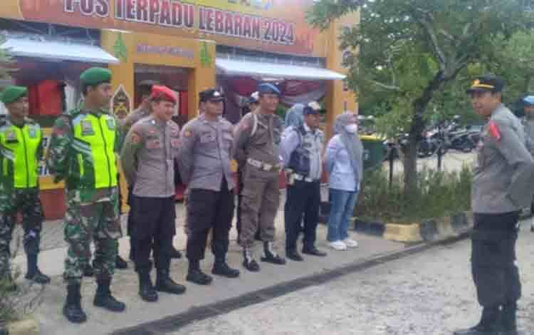 Personel Satpol PP dan Damkar Kapuas Turut Berpartisipasi Pengamanan di Posko Lebaran