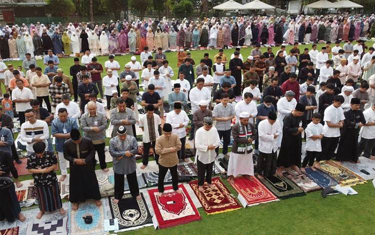 Ribuan Warga Indonesia Laksanakan Salat Idul Fitri di KBRI Bangkok