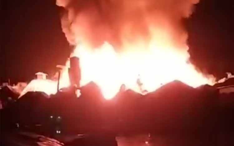 Kebakaran Hebat di Desa Pulau Mambulau