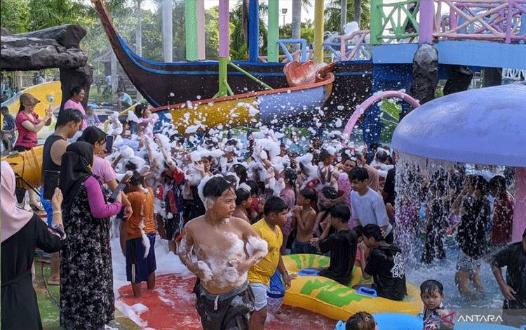 Puluhan Personel Polresta Palangka Raya Amankan Sejumlah Tempat Wisata