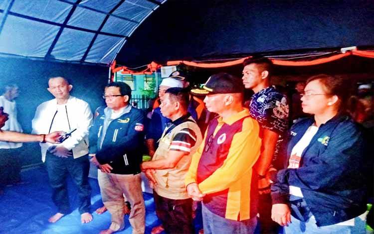 Pj Bupati Kapuas Sambangi Warga Terdampak Kebakaran di Desa Pulau Mambulau