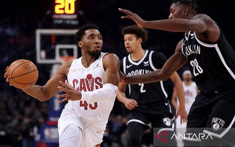 Mitchel Cetak 33 Poin Bantu Cavs Pastikan Playoff
