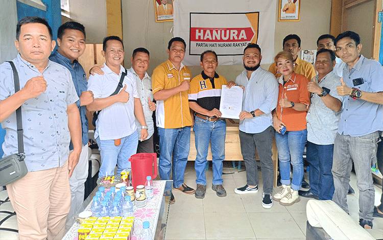 Bakal Calon Bupati Barito Timur Termuda ini Merapat ke Partai Hanura