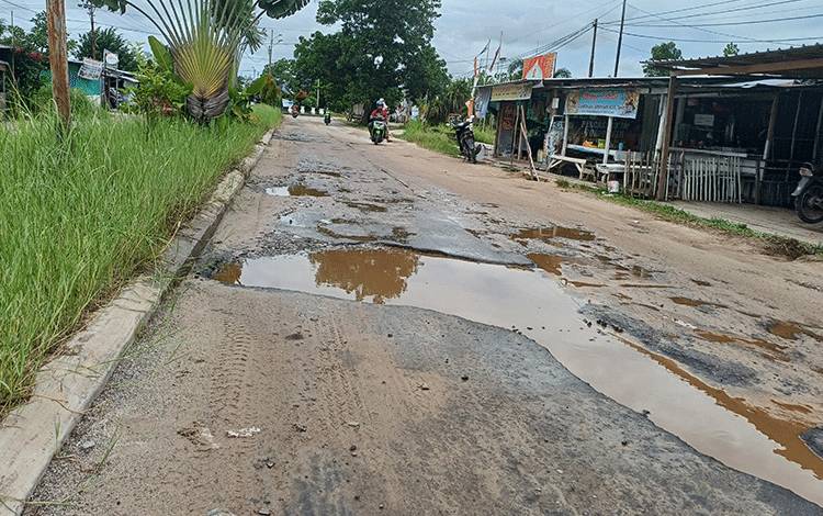 Pemkab Kotim Jadwalkan Pemeliharaan Jalan Wengga Metropolitan