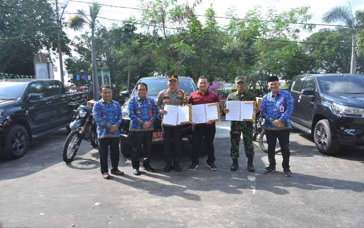 Pemkab Kapuas Serahkan Bantuan Kendaraan Dinas untuk Aparat Penegak Hukum