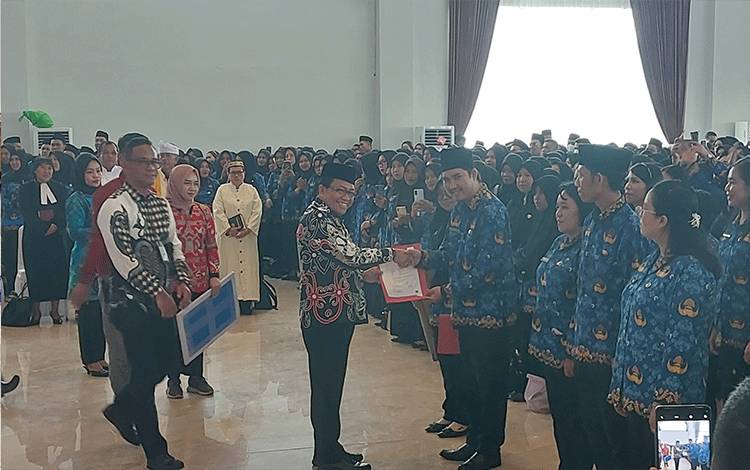 1.910 PPPK di Lingkup Pemkab Kapuas Terima SK Pengangkatan