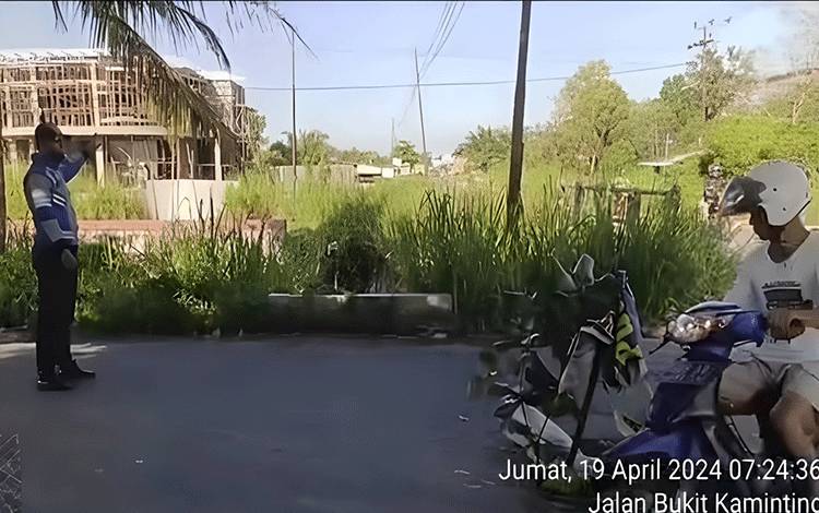 Dishub Palangka Raya Atur Lalu Lintas di Jalan Bukit Keminting Demi Hindari Kecelakaan dan Kemacetan