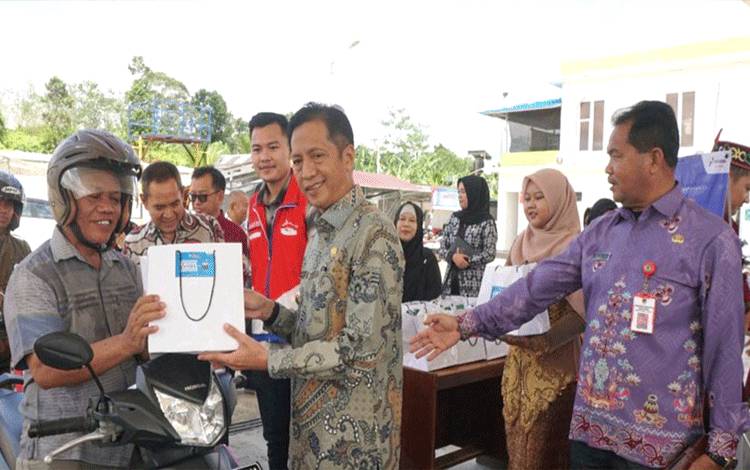 Pj Bupati Barito Utara Tinjau Penyaluran LPG dan BBM Perusda Batara Membangun