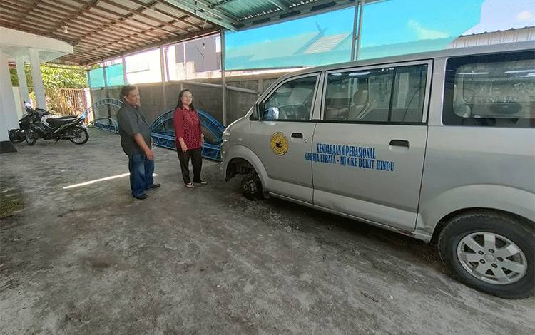 Tega! Ban Mobil Milik Gereja Efrata Palangka Raya Digondol Maling