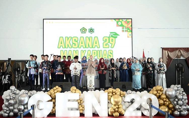 Kegiatan pelepasan dan perpisahan peserta didik Kelas XII MAN Kapuas. (FOTO: IST)