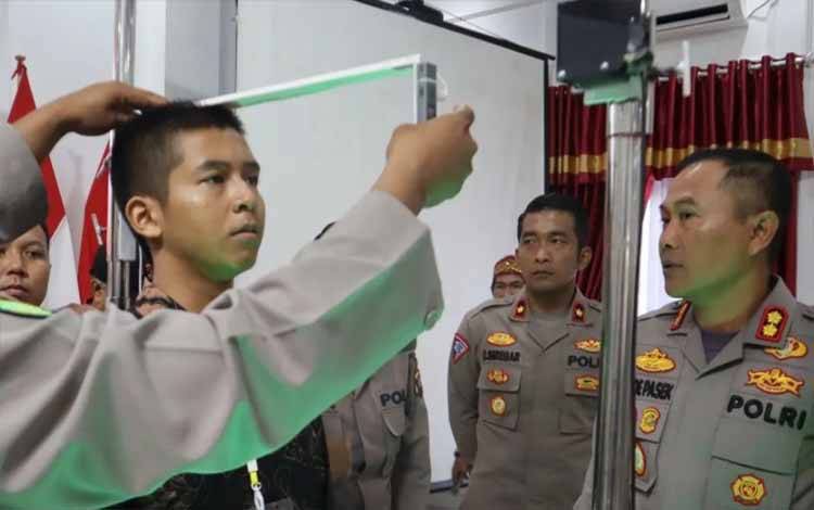 Pemeriksaan Administrasi Awal Penerimaan Bintara dan Tamtama Polri Digelar, Ini Pesan Kapolres Kapuas