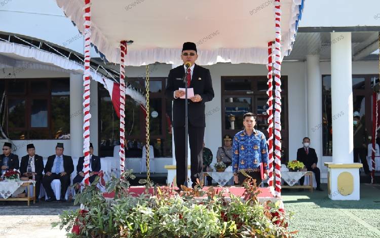 Sekda Gunung Mas Jadi Inspektur Upacara Hari Otonomi Daerah