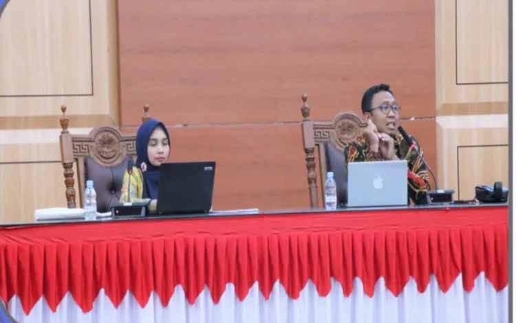 Tim KPK saat kunjungan kerja ke Palangka Raya dan melakukan rapat dengan DPRD. (FOTO: SETWAN)