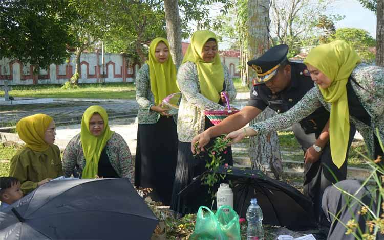 Rutan Kelas IIA Palangka Raya Peringati HBP ke 60 dengan Kegiatan Tabur Bunga