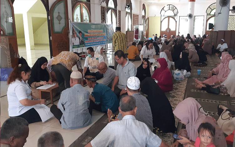 Calon Haji Kapuas Diberikan Edukasi Kesehatan dan Vaksinasi