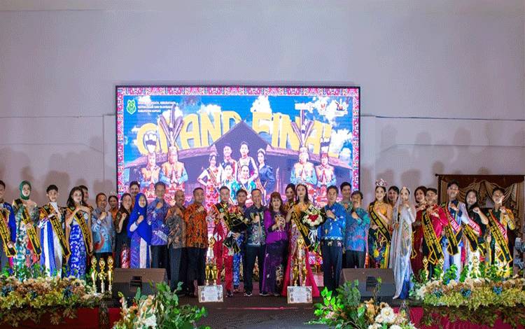 Ini Pesan Sekda Kapada Jagau Linga dan Bawi Kameluh Pariwisata Kapuas 2024 Terpilih