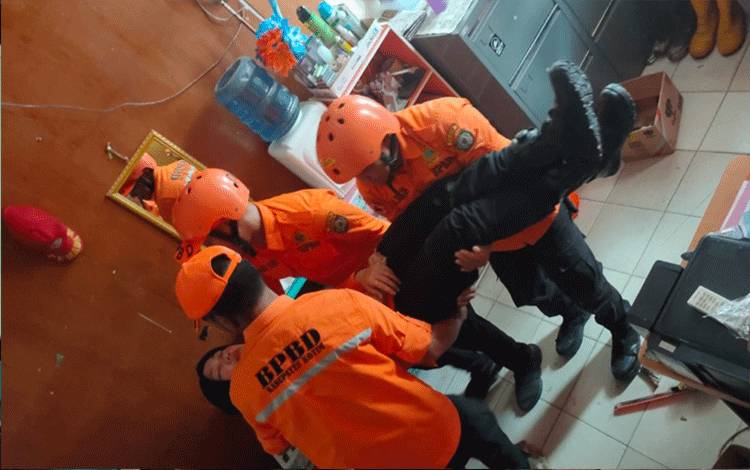 BPBD Kotim Simulasi Penanganan Gempa Peringati Hari Kesiapsiagaan Bencana