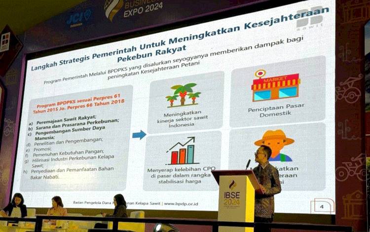 Kepala Divisi UKMK, BPDPKS, Helmi Muhansah memberikan materi dalam IBSE 2024.(FOTO: Rilis BPDPKS)