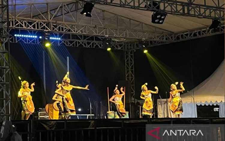 Pemkab Kobar Promosikan Budaya Lewat Festival Marunting Batu Aji