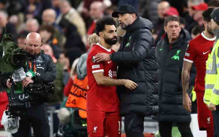 Klopp dan Salah Berdebat di Pinggir Lapangan