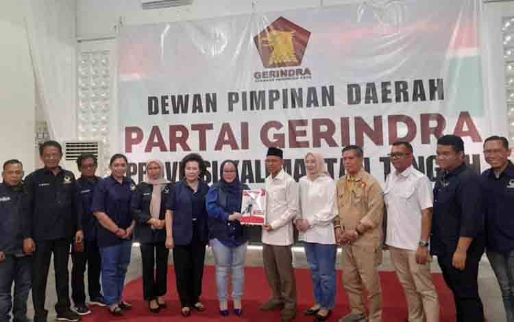 Faridawaty Pendaftar Pertama Bakal Calon Gubernur Kalteng melalui DPW Gerindra